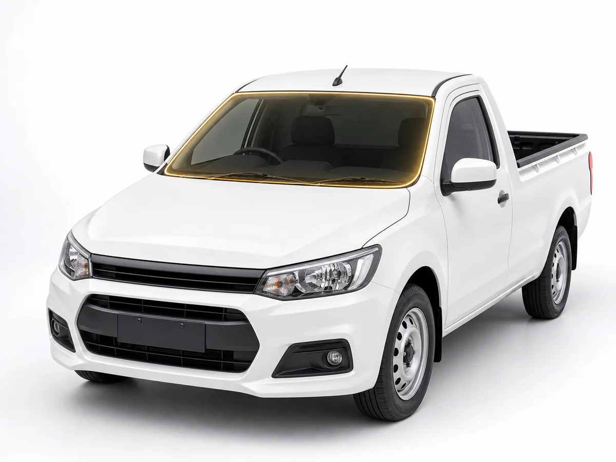 รถกระบะสีขาวพร้อมเส้นเรืองแสงสีทองบนกระจกหน้าสำหรับฟิล์ม Clear Guard Windshield