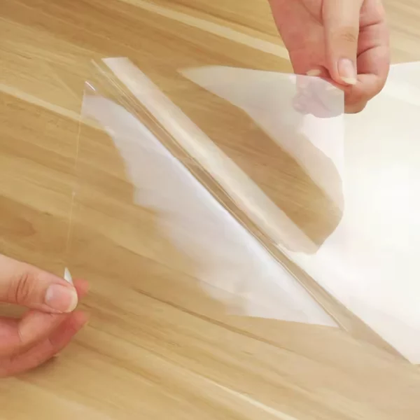 ฟิล์ม Clear Guard บนพื้นผิวไม้